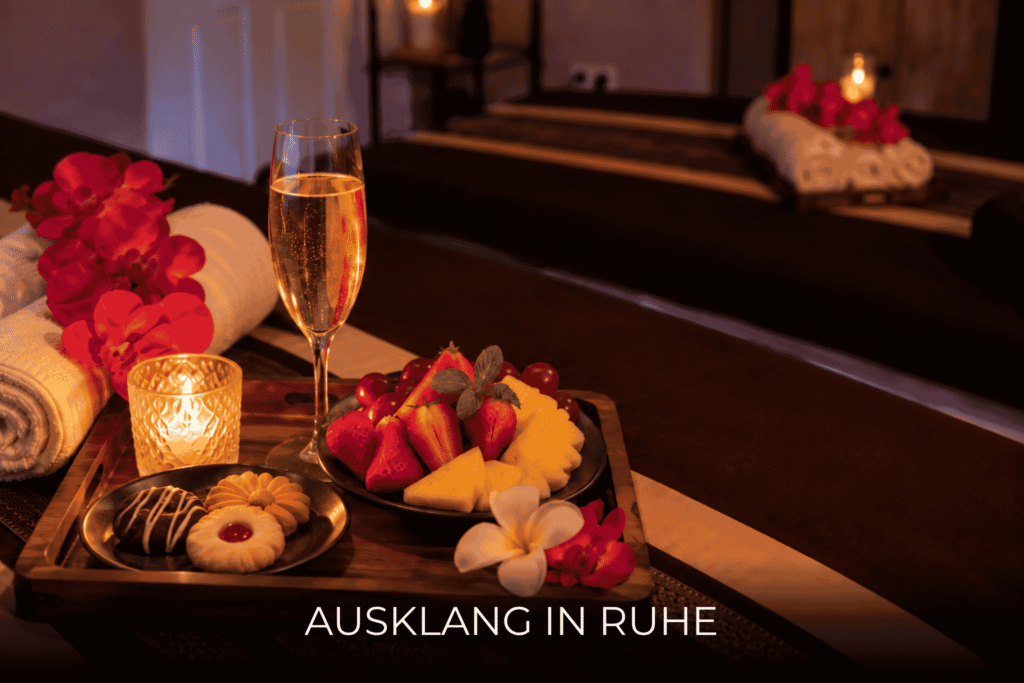 Prosecco, frisches Obst und Kekse als Ausklang nach einer Massage bei Milanee Thaimassage in Nürnberg.